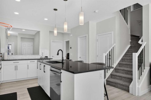 274 Lucas Place Nw, Calgary, AB 