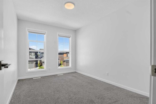 274 Lucas Place Nw, Calgary, AB 