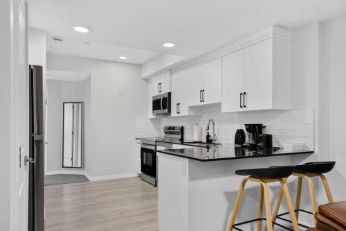 274 Lucas Place Nw, Calgary, AB 