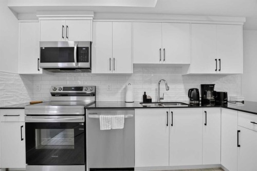 274 Lucas Place Nw, Calgary, AB 