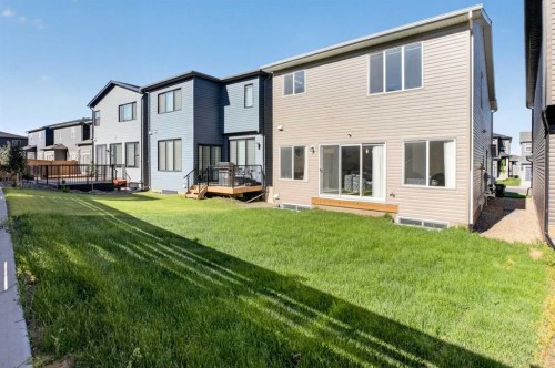 274 Lucas Place Nw, Calgary, AB 