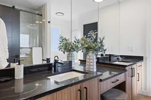 13 Topaz Place, Cochrane, AB - Indoor Photo Showing Bathroom