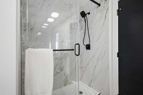 13 Topaz Place, Cochrane, AB - Indoor Photo Showing Bathroom