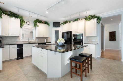 1649 Evergreen Hill Sw, Calgary, AB - Indoor Photo Showing Kitchen With Upgraded Kitchen