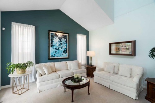 1649 Evergreen Hill Sw, Calgary, AB - Indoor Photo Showing Living Room