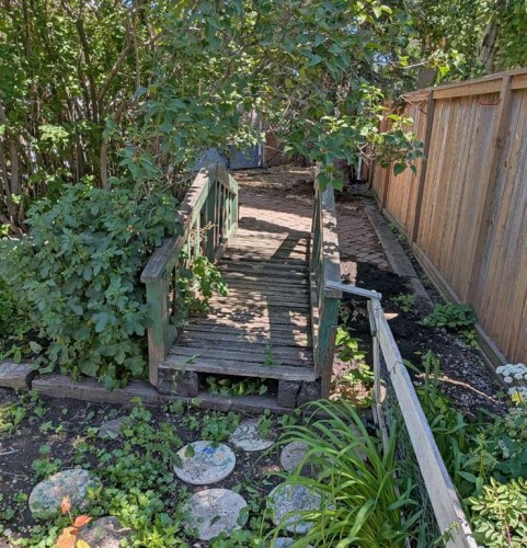 2103A 7 Street Ne, Calgary, AB 