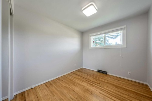 629 Agate Crescent Se, Calgary, AB - Indoor Photo Showing Other Room