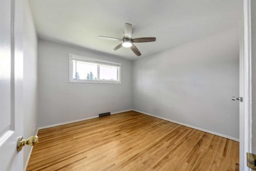 629 Agate Crescent Se, Calgary, AB - Indoor Photo Showing Other Room