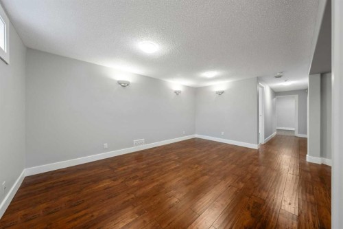 629 Agate Crescent Se, Calgary, AB - Indoor Photo Showing Other Room