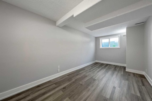 629 Agate Crescent Se, Calgary, AB - Indoor Photo Showing Other Room