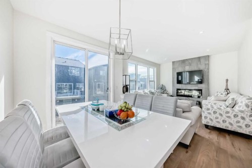 138 Silver Spruce Grove Sw, Calgary, AB 