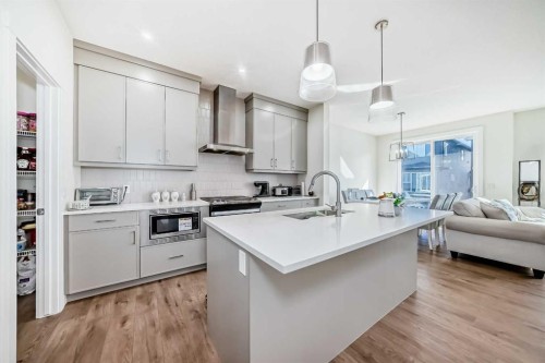 138 Silver Spruce Grove Sw, Calgary, AB 