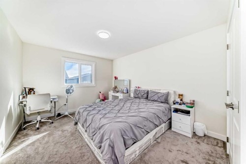 138 Silver Spruce Grove Sw, Calgary, AB 