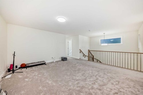 138 Silver Spruce Grove Sw, Calgary, AB 
