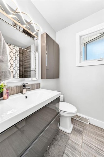4803 5 Avenue Sw, Calgary, AB 