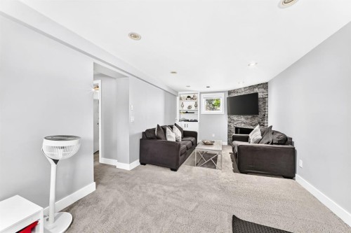 4803 5 Avenue Sw, Calgary, AB 
