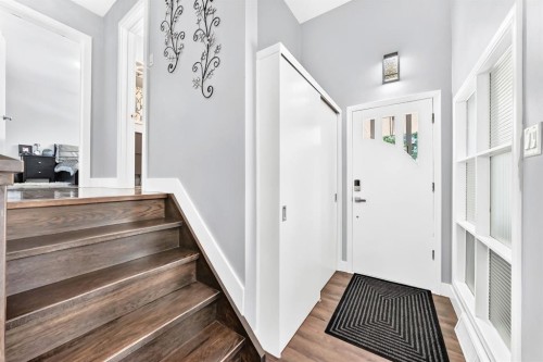 4803 5 Avenue Sw, Calgary, AB 