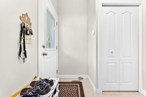 39 Deer Run Place Se, Calgary, AB - Indoor Photo Showing Other Room