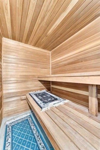 39 Deer Run Place Se, Calgary, AB - Indoor Photo Showing Other Room