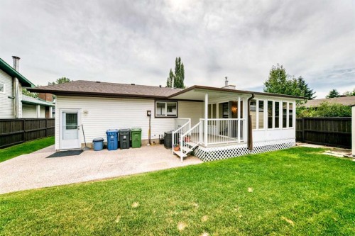 39 Deer Run Place Se, Calgary, AB - Outdoor With Deck Patio Veranda With Exterior