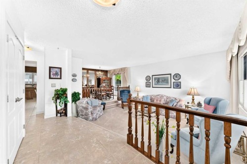 39 Deer Run Place Se, Calgary, AB - Indoor Photo Showing Other Room