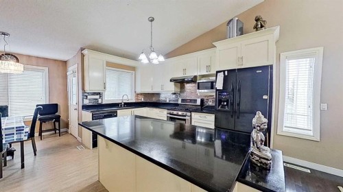109 Edgebrook Gardens Nw, Calgary, AB 