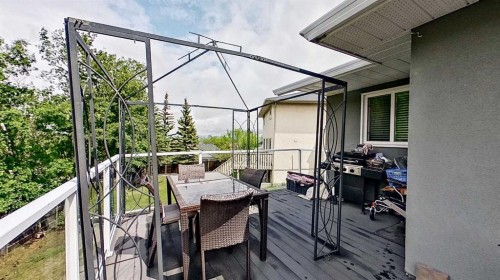 109 Edgebrook Gardens Nw, Calgary, AB 