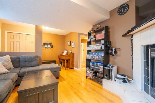 128 Sunvale Crescent Se, Calgary, AB 