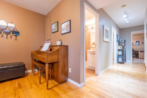 128 Sunvale Crescent Se, Calgary, AB 