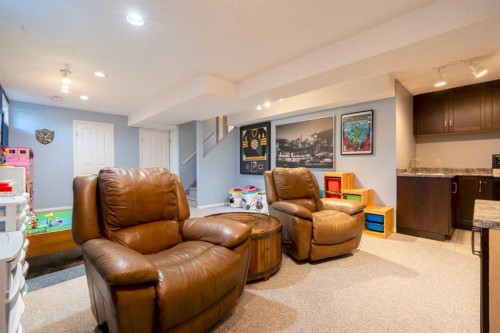 128 Sunvale Crescent Se, Calgary, AB 