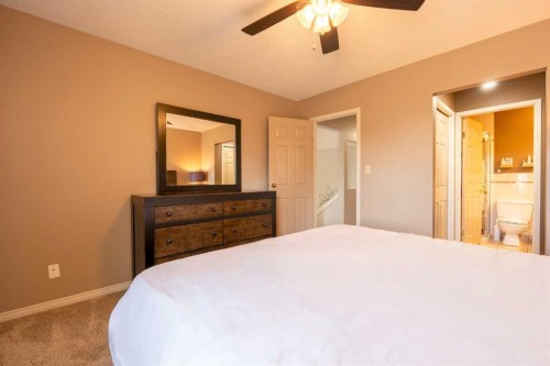 128 Sunvale Crescent Se, Calgary, AB 