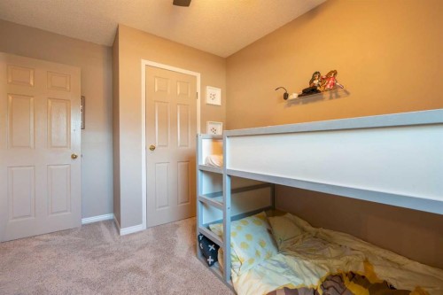 128 Sunvale Crescent Se, Calgary, AB 