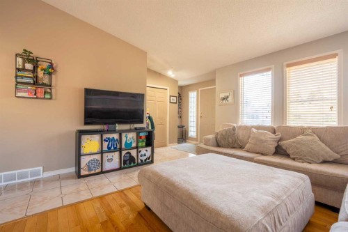 128 Sunvale Crescent Se, Calgary, AB 