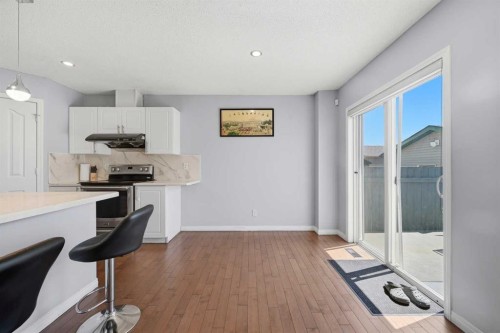 33 Saddlecrest Close Ne, Calgary, AB - Indoor Photo Showing Kitchen