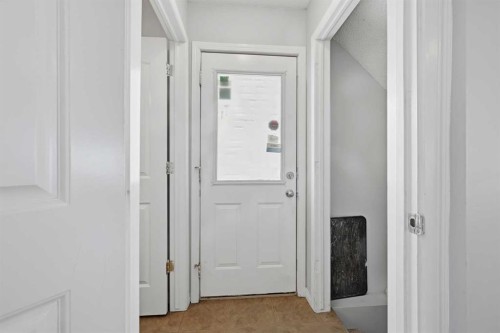33 Saddlecrest Close Ne, Calgary, AB - Indoor Photo Showing Other Room
