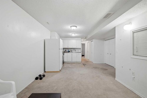 33 Saddlecrest Close Ne, Calgary, AB - Indoor