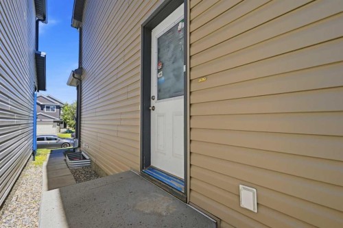 33 Saddlecrest Close Ne, Calgary, AB - Outdoor With Exterior