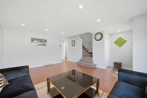 33 Saddlecrest Close Ne, Calgary, AB - Indoor Photo Showing Living Room