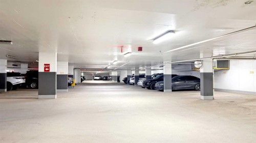 1207-510 6 Avenue Se, Calgary, AB - Indoor Photo Showing Garage