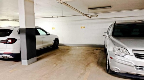 1207-510 6 Avenue Se, Calgary, AB - Indoor Photo Showing Garage