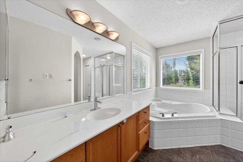 18 Cougarstone Bay Sw, Calgary, AB - Indoor Photo Showing Bathroom