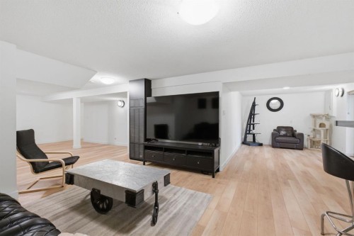 4752 Nipawin Crescent Nw, Calgary, AB 