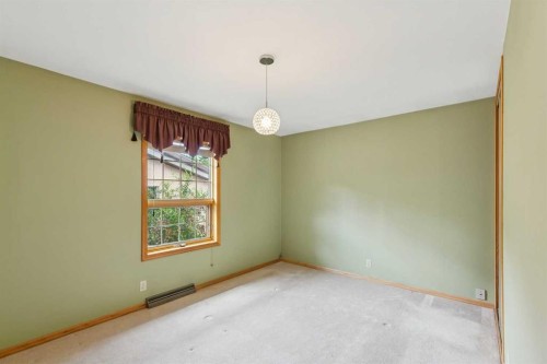 47 Montrose Crescent Ne, Calgary, AB - Indoor Photo Showing Other Room