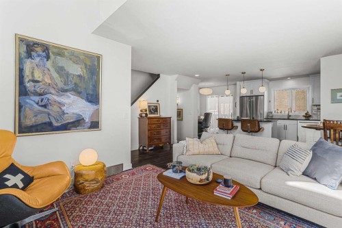 3-601 4, Canmore, AB - Indoor Photo Showing Living Room