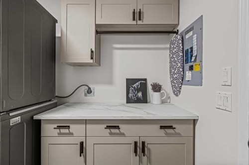 3-601 4, Canmore, AB - Indoor Photo Showing Kitchen