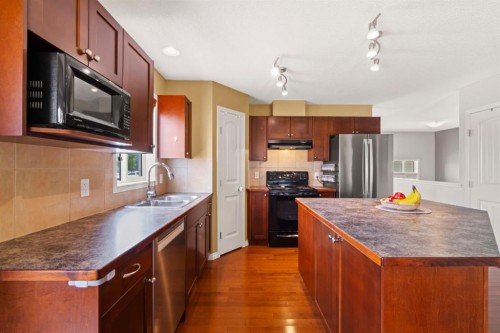 303 Railway Point Se, Langdon, AB 
