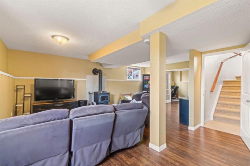 303 Railway Point Se, Langdon, AB 
