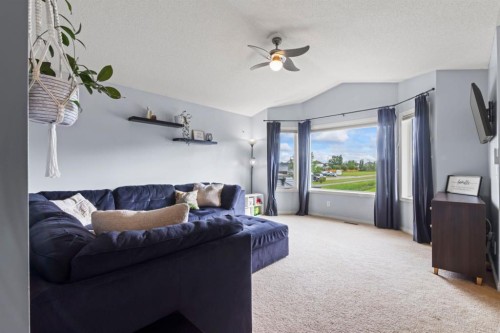 303 Railway Point Se, Langdon, AB 