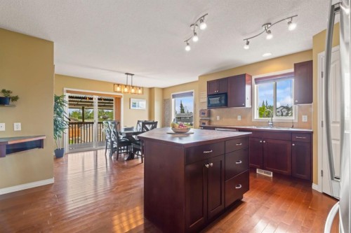 303 Railway Point Se, Langdon, AB 