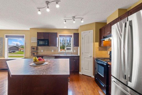 303 Railway Point Se, Langdon, AB 